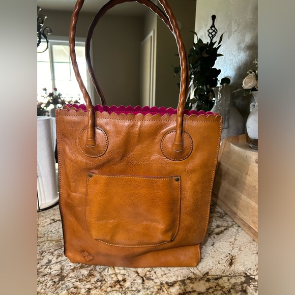 Patricia Nash Cavo Tooled Leather and Metallic Tote c dust bag. - Picture 2 of 7